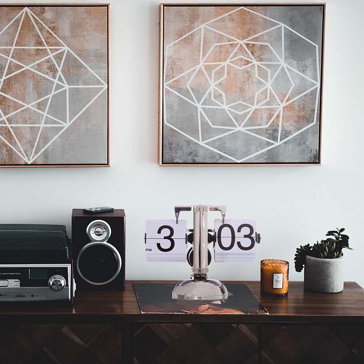 Kenjiey battery-powered flip clock on wooden desk