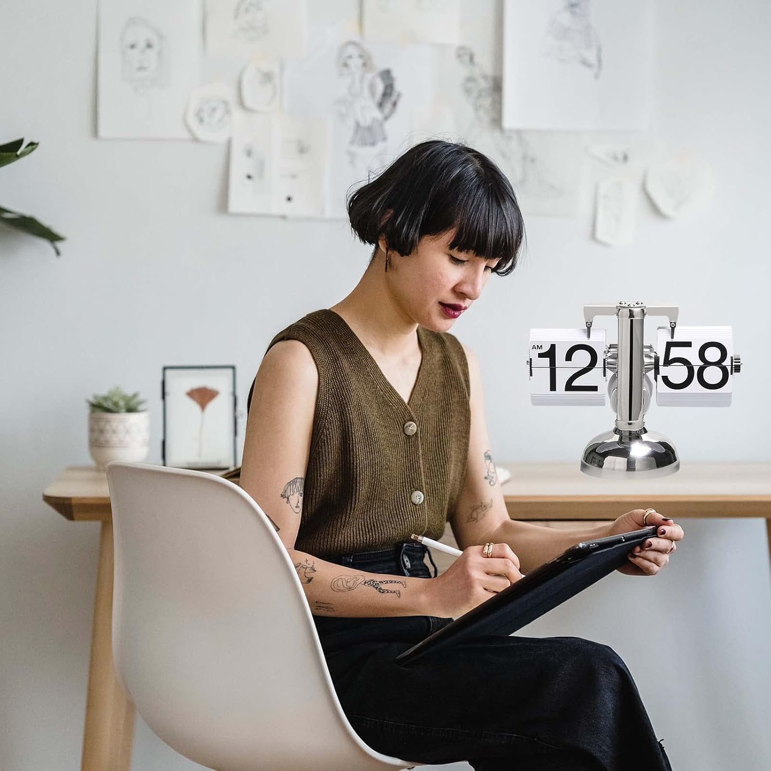 KENJIEY Stainless Steel Retro Flip Clock, Mechanical Digital Desk Clock, Internal Gear Operated, Battery Powered for Home Office Decor, White, 23.1 Cm